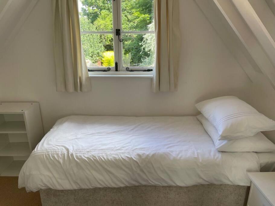 Acacia Cottage Halstead  Ngoại thất bức ảnh